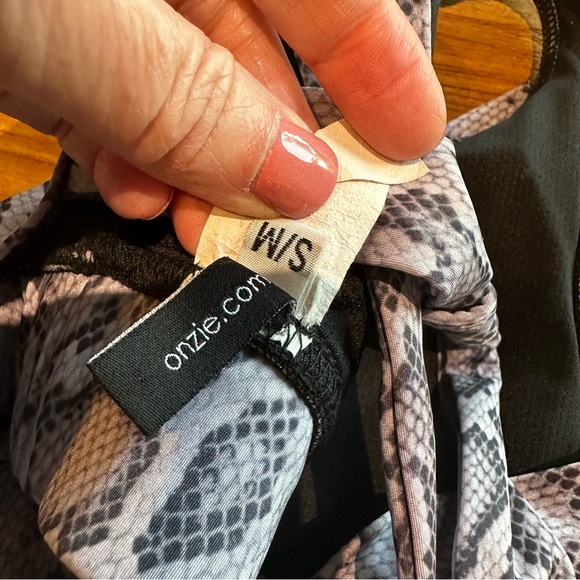 Onzie Womens Set Warrior Sports Bra Yoga Leggings Exercise Workout Snake Print - Picture 7 of 14